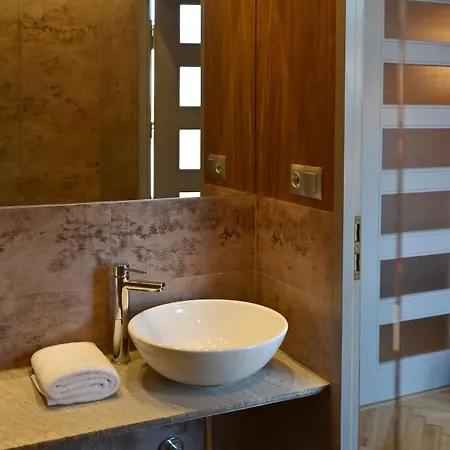 La Gioia Grey Stylish Apartment *