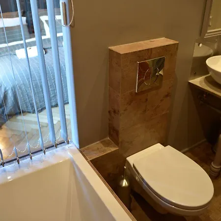 La Gioia Grey Stylish Apartment